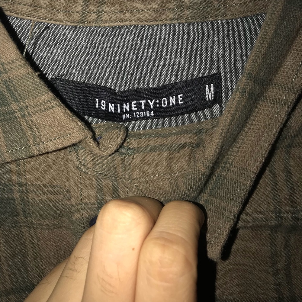 Button up - Picture 3 of 3